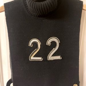 No.22 black vest